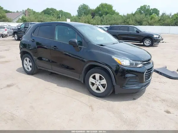 3GNCJKSB5KL319038 2019 CHEVROLET TRAX - Image 1