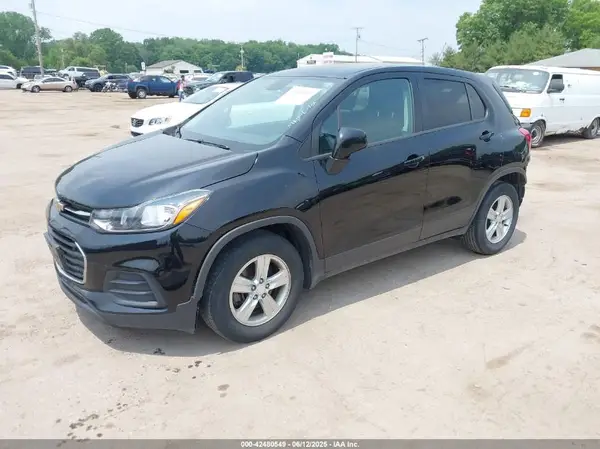 3GNCJKSB5KL319038 2019 CHEVROLET TRAX - Image 2