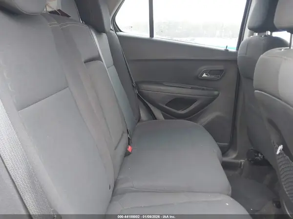 3GNCJKSB5KL319086 2019 CHEVROLET TRAX - Image 8