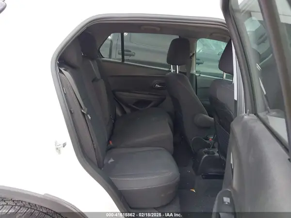 3GNCJKSB5KL330198 2019 CHEVROLET TRAX - Image 8