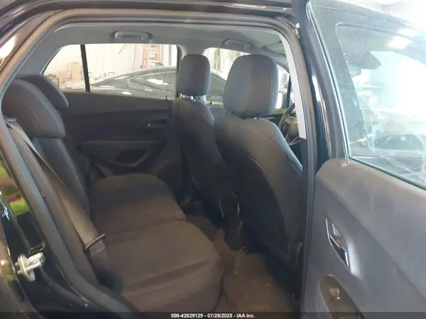 3GNCJKSB5KL332100 2019 CHEVROLET TRAX - Image 8