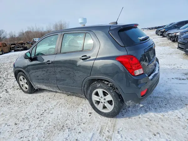 3GNCJKSB5KL336759 2019 CHEVROLET TRAX - Image 2