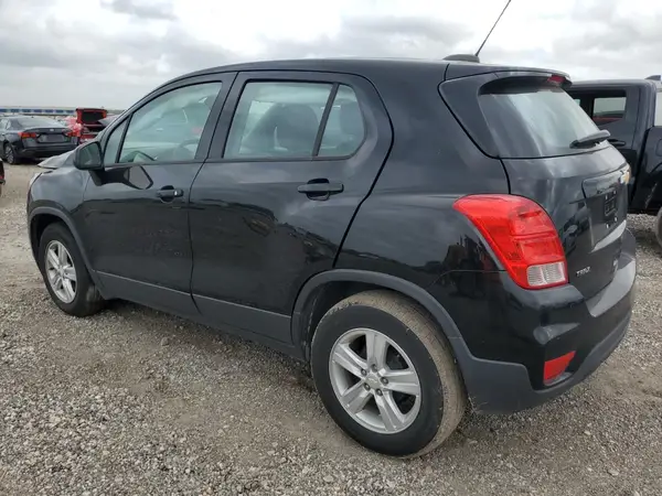 3GNCJKSB5KL352136 2019 CHEVROLET TRAX - Image 2