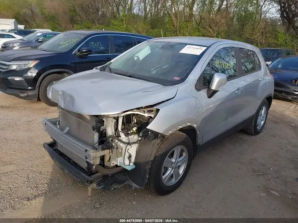 3GNCJKSB5KL365078 2019 CHEVROLET TRAX - Image 2