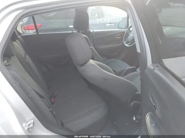 3GNCJKSB5KL365078 2019 CHEVROLET TRAX - Image 8