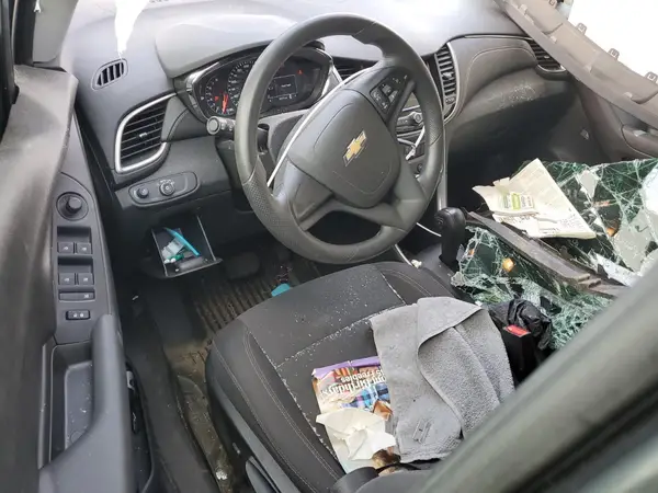 3GNCJKSB5KL380440 2019 CHEVROLET TRAX - Image 8