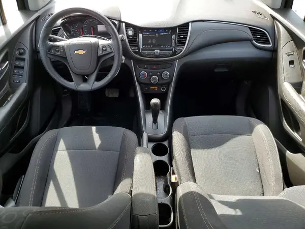 3GNCJKSB5KL387565 2019 CHEVROLET TRAX - Image 8
