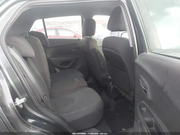 3GNCJKSB5KL390398 2019 CHEVROLET TRAX - Image 8