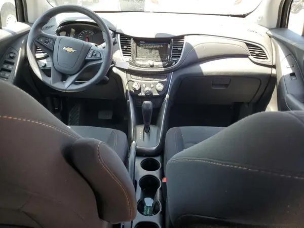 3GNCJKSB5KL399831 2019 CHEVROLET TRAX - Image 8