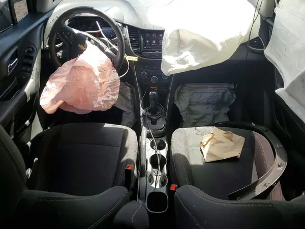 3GNCJKSB5LL108357 2020 CHEVROLET TRAX - Image 8