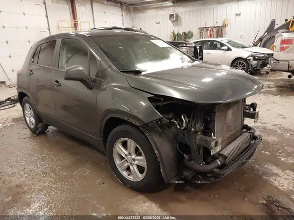 3GNCJKSB5LL121500 2020 CHEVROLET TRAX - Image 1