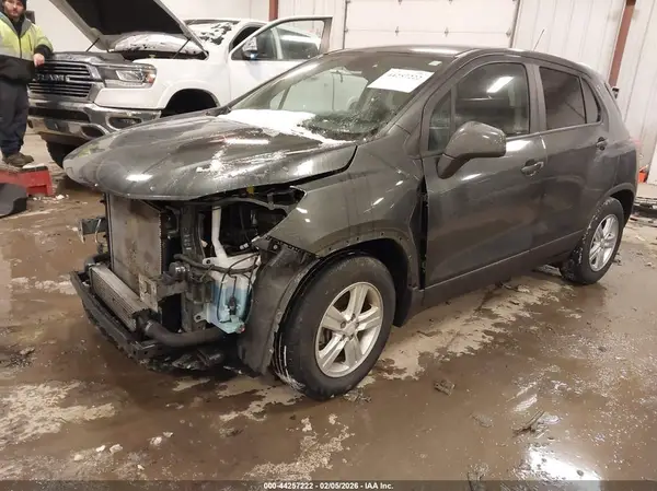 3GNCJKSB5LL121500 2020 CHEVROLET TRAX - Image 2