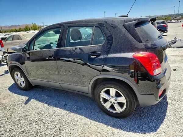 3GNCJKSB5LL122002 2020 CHEVROLET TRAX - Image 2
