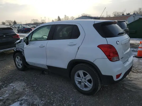3GNCJKSB5LL127586 2020 CHEVROLET TRAX - Image 2