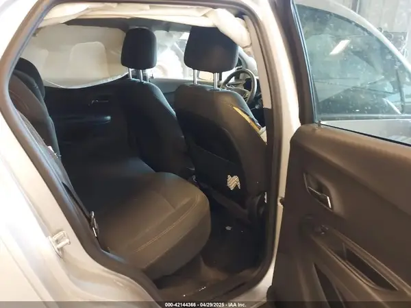 3GNCJKSB5LL131587 2020 CHEVROLET TRAX - Image 8