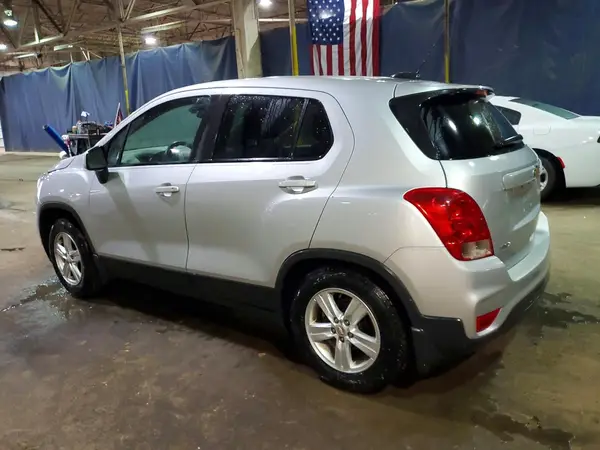 3GNCJKSB5LL137812 2020 CHEVROLET TRAX - Image 2