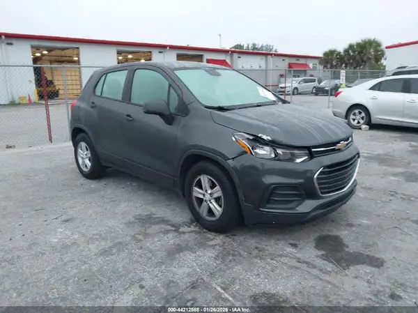 3GNCJKSB5LL147157 2020 CHEVROLET TRAX - Image 1