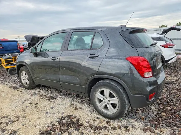 3GNCJKSB5LL156893 2020 CHEVROLET TRAX - Image 2