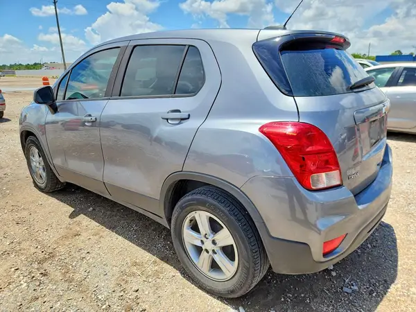 3GNCJKSB5LL177324 2020 CHEVROLET TRAX - Image 2