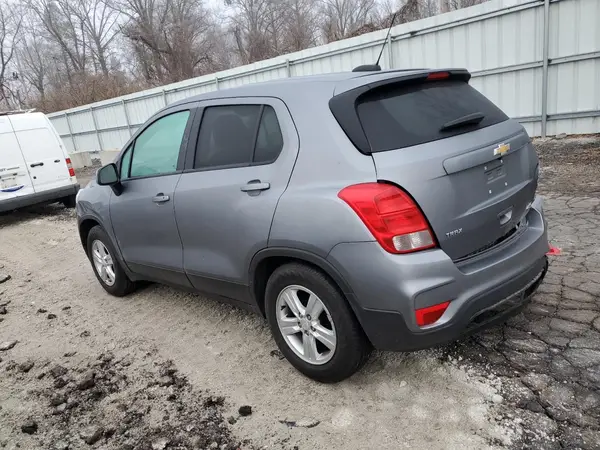 3GNCJKSB5LL178666 2020 CHEVROLET TRAX - Image 2