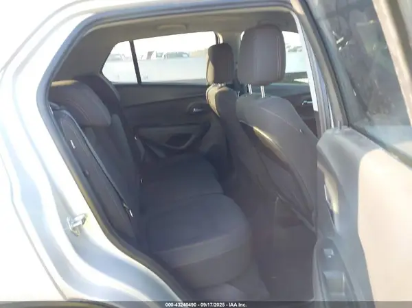 3GNCJKSB5LL184693 2020 CHEVROLET TRAX - Image 8