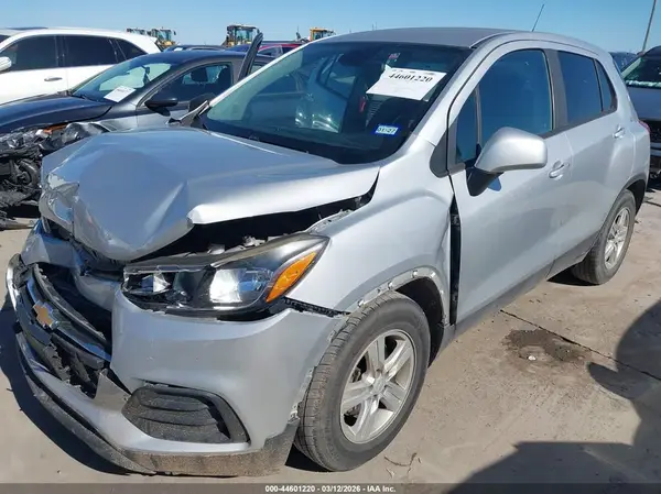 3GNCJKSB5LL189201 2020 CHEVROLET TRAX - Image 2