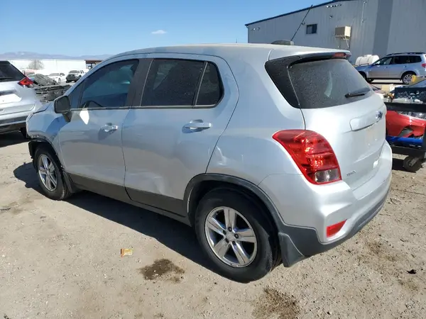 3GNCJKSB5LL194642 2020 CHEVROLET TRAX - Image 2