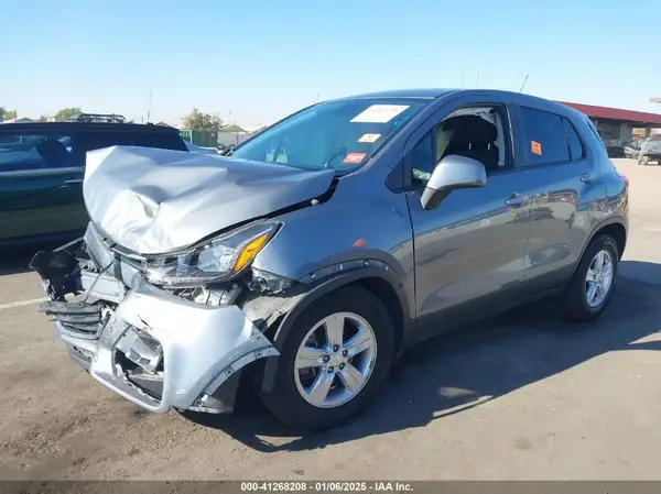 3GNCJKSB5LL196536 2020 CHEVROLET TRAX - Image 2