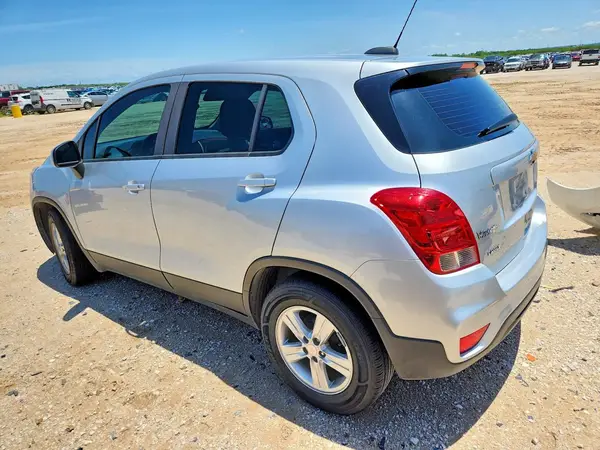3GNCJKSB5LL200214 2020 CHEVROLET TRAX - Image 2