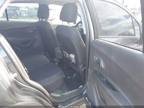 3GNCJKSB5LL201198 2020 CHEVROLET TRAX - Image 8
