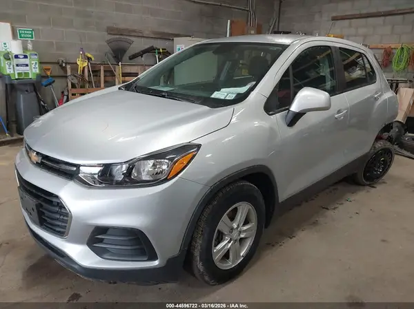 3GNCJKSB5LL201783 2020 CHEVROLET TRAX - Image 2