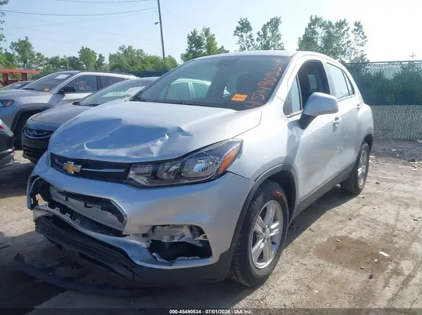 3GNCJKSB5LL202190 2020 CHEVROLET TRAX - Image 2