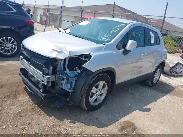 3GNCJKSB5LL209902 2020 CHEVROLET TRAX - Image 2