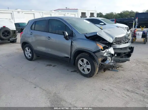 3GNCJKSB5LL215425 2020 CHEVROLET TRAX - Image 1
