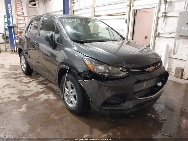 3GNCJKSB5LL221791 2020 CHEVROLET TRAX - Image 1
