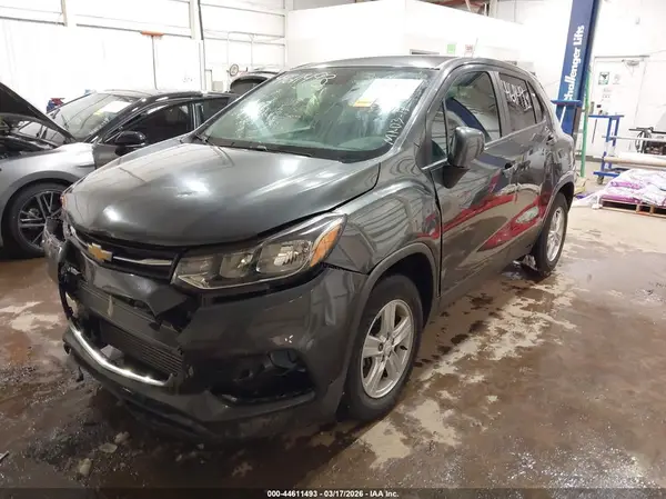 3GNCJKSB5LL221791 2020 CHEVROLET TRAX - Image 2