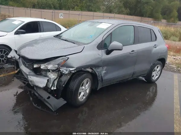 3GNCJKSB5LL227154 2020 CHEVROLET TRAX - Image 2