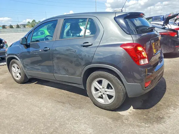 3GNCJKSB5LL230104 2020 CHEVROLET TRAX - Image 2