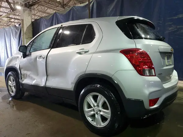 3GNCJKSB5LL230927 2020 CHEVROLET TRAX - Image 2