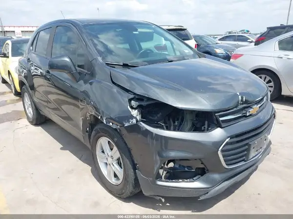 3GNCJKSB5LL248117 2020 CHEVROLET TRAX - Image 1
