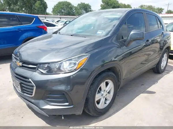 3GNCJKSB5LL248117 2020 CHEVROLET TRAX - Image 2