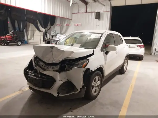 3GNCJKSB5LL289203 2020 CHEVROLET TRAX - Image 2