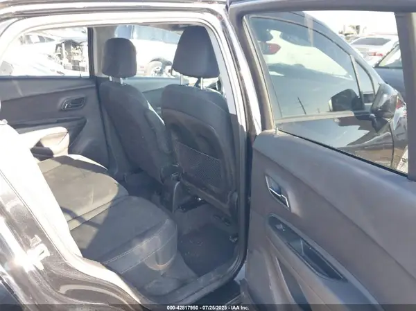 3GNCJKSB5LL289802 2020 CHEVROLET TRAX - Image 8