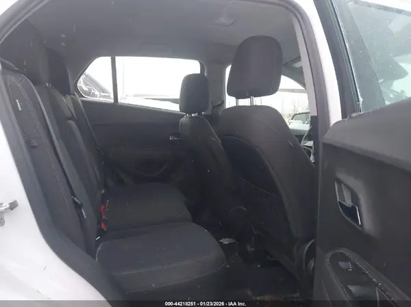 3GNCJKSB5LL304699 2020 CHEVROLET TRAX - Image 8