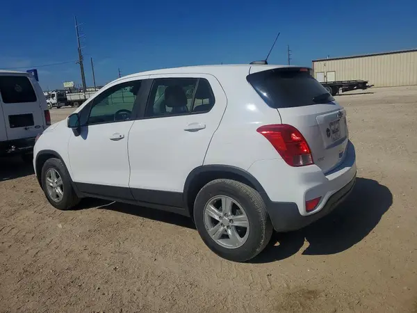 3GNCJKSB5LL305142 2020 CHEVROLET TRAX - Image 2