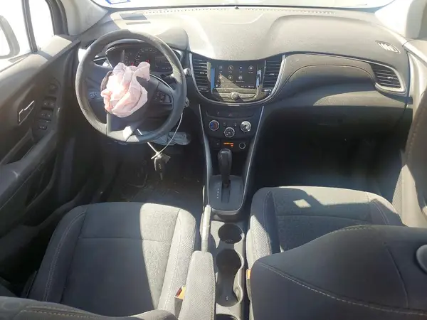 3GNCJKSB5LL305142 2020 CHEVROLET TRAX - Image 8
