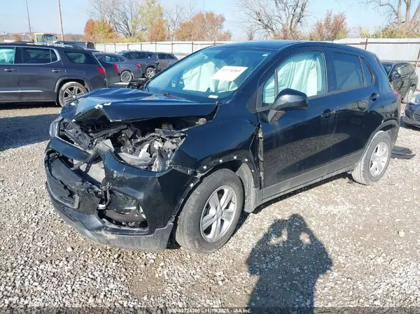 3GNCJKSB5LL306565 2020 CHEVROLET TRAX - Image 2