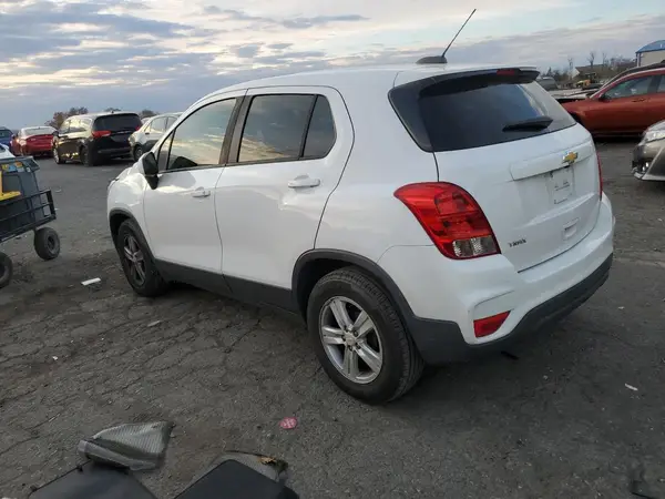 3GNCJKSB5LL307196 2020 CHEVROLET TRAX - Image 2