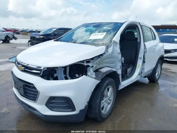 3GNCJKSB5LL312950 2020 CHEVROLET TRAX - Image 2