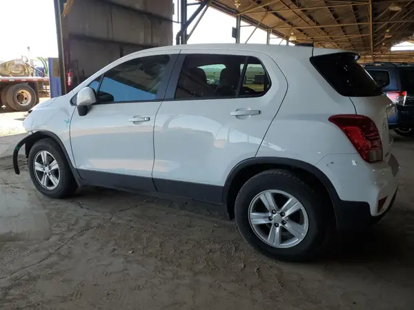 3GNCJKSB5LL325083 2020 CHEVROLET TRAX - Image 2